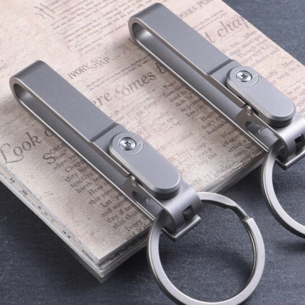 🗝️Titanium Alloy Magnetic Keychain - Anti-Lost Quick-Release Key Ring