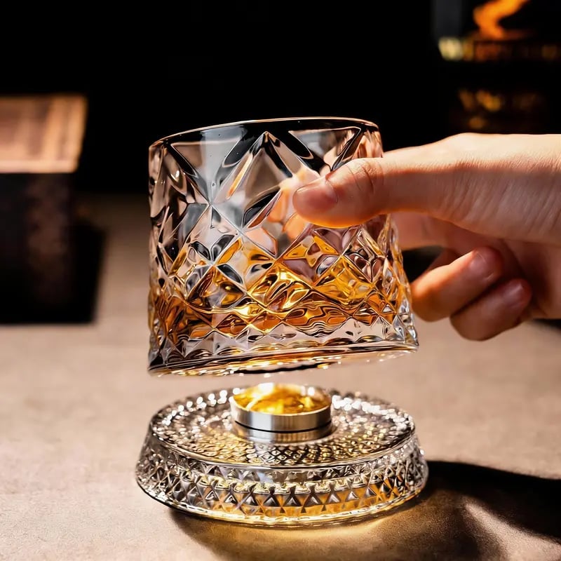 ✨ 360° Spinning Crystal Glass – Luxury Star-Cut Barware