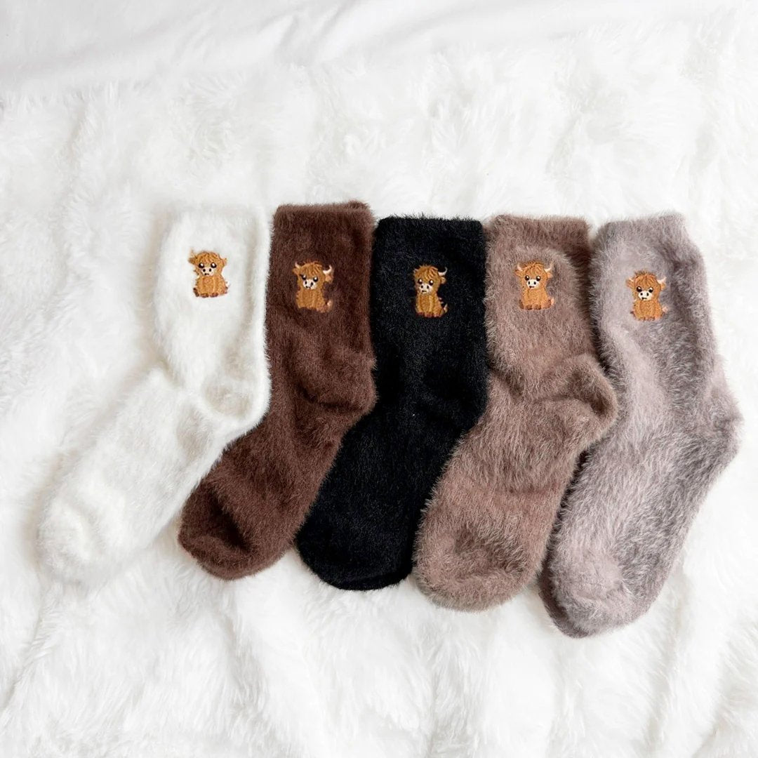 💕Warm Winter Sale 50% Off🐮5 Pairs Fuzzy Highland Cow Socks