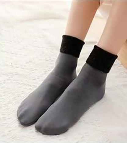 5 pairs of thick fleece-lined, warm, self-heating snow socks