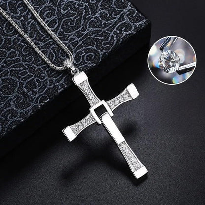 Cross pendant necklace
