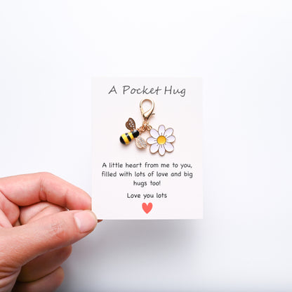 ✨Crafted by Hand-10 Sets Hug Favors(🦋Butterfly, Ladybird, Flower, Bee)