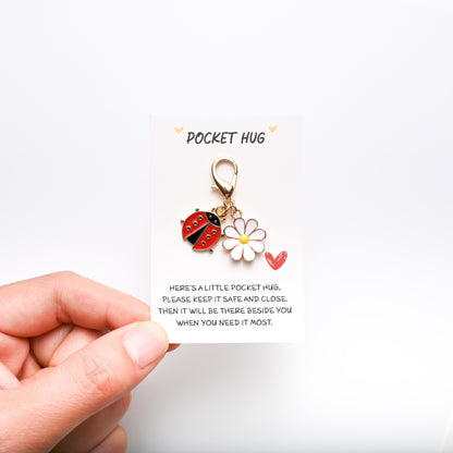 ✨Crafted by Hand-10 Sets Hug Favors(🦋Butterfly, Ladybird, Flower, Bee)