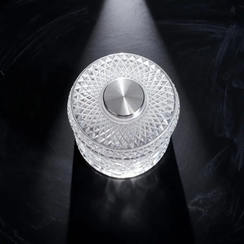 ✨ 360° Spinning Crystal Glass – Luxury Star-Cut Barware