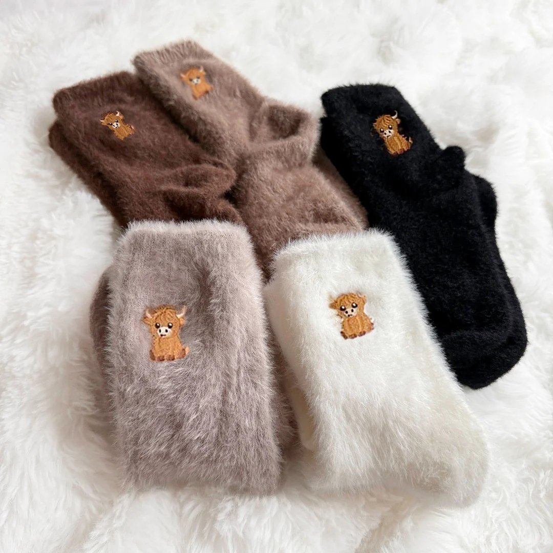 💕Warm Winter Sale 50% Off🐮5 Pairs Fuzzy Highland Cow Socks