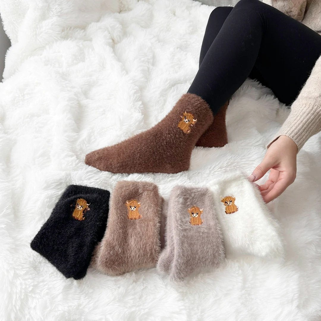 💕Warm Winter Sale 50% Off🐮5 Pairs Fuzzy Highland Cow Socks